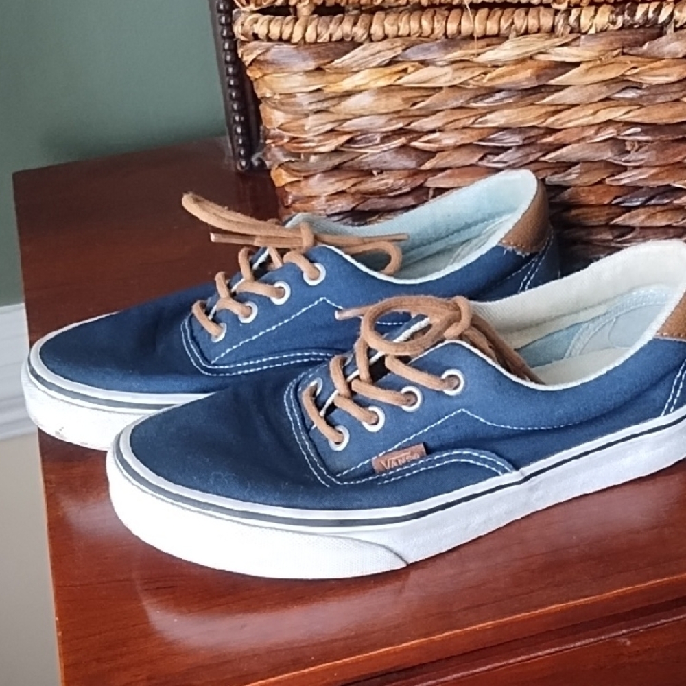 Vans Women's navy Blue Canvas Sneakers